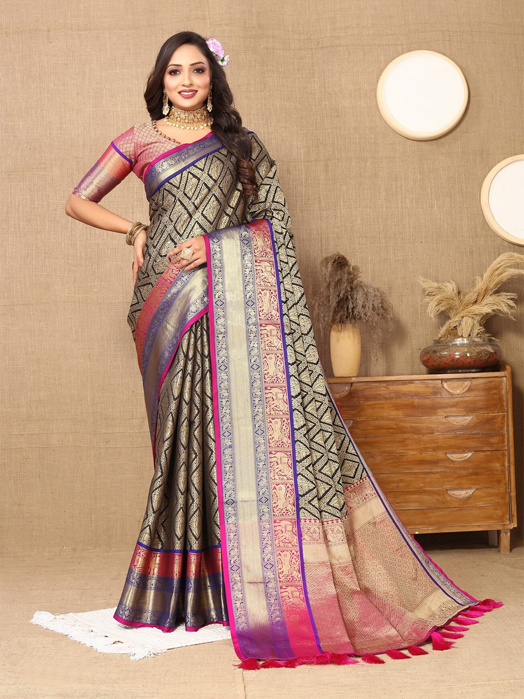 

Divyadham Textiles Geometric Woven Design Zari Pure Silk Paithani Banarasi Saree, Black