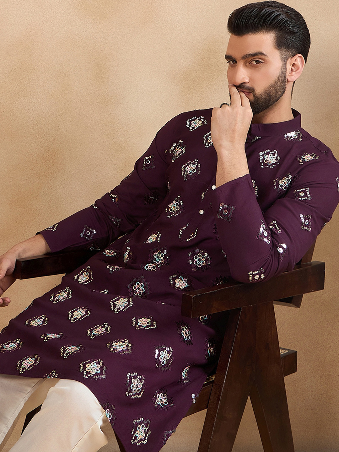 

House of Pataudi Ethnic motifs Embroidered With Mirror Work Straight kurta, Purple