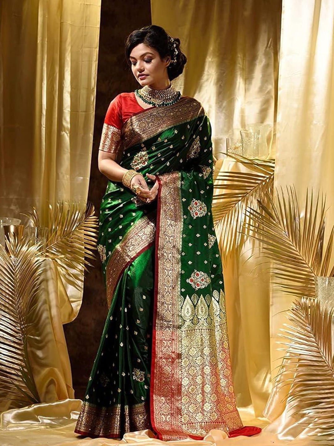 

AWRIYA Woven Design Ethnic Motifs Zari Art Silk Banarasi Saree, Green