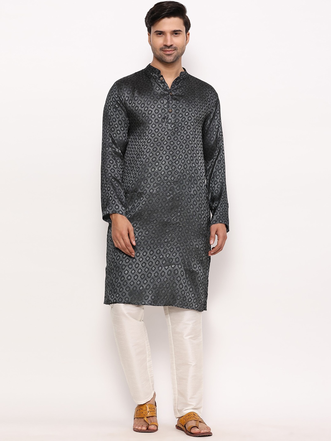 

ZARIMO Geometric Print Mandarin Collar Thread Work Jacquard Kurta, Black