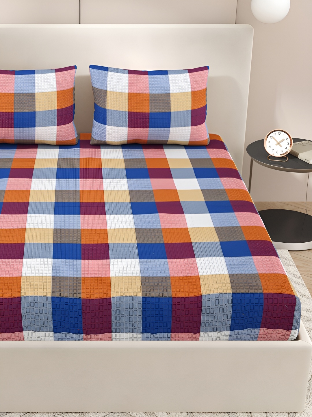 

Aura Blue & Red Geometric Cotton 144 TC Queen Bedsheet With 2 Pillow Cover