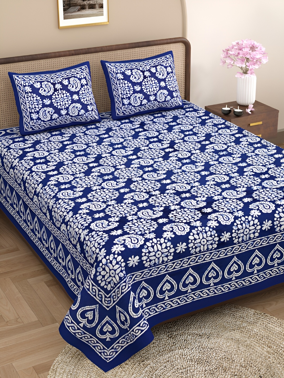 

Aura Blue & White Ethnic Motifs 144 TC Cotton Queen Bedsheet with 2 Pillow Covers