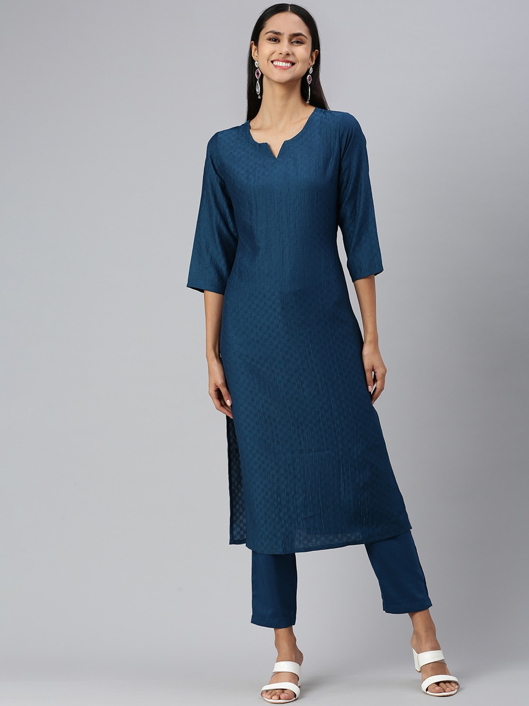 

KALINI Geometric Woven Design Straight Kurta with Trouser, Navy blue