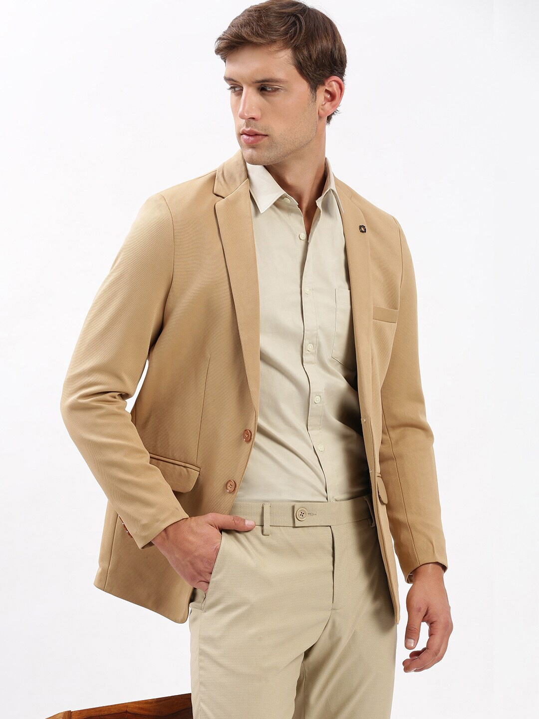 

SHOWOFF Notched Lapel Collar Slim-Fit Single Breasted Blazer, Beige