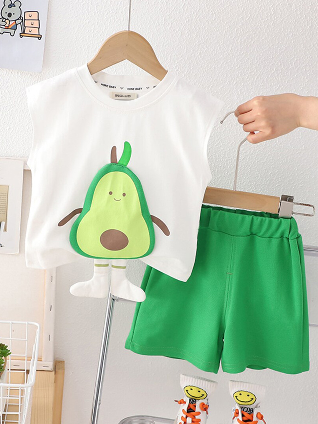 

INCLUD Boys Graphic Printed Top with Shorts, White