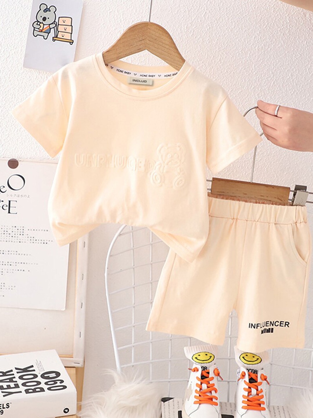 

INCLUD Boys T-shirt with Shorts, Beige