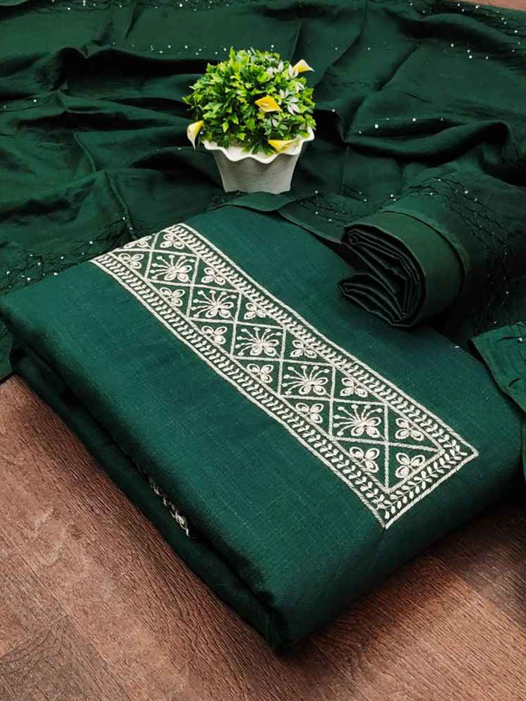 

faxofab Floral Embroidered Unstitched Dress Material, Green