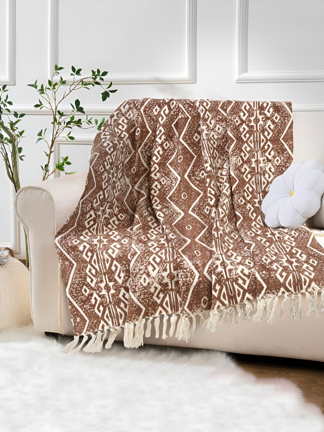 

eyda Cream Colored & Brown Printed Cotton Throw