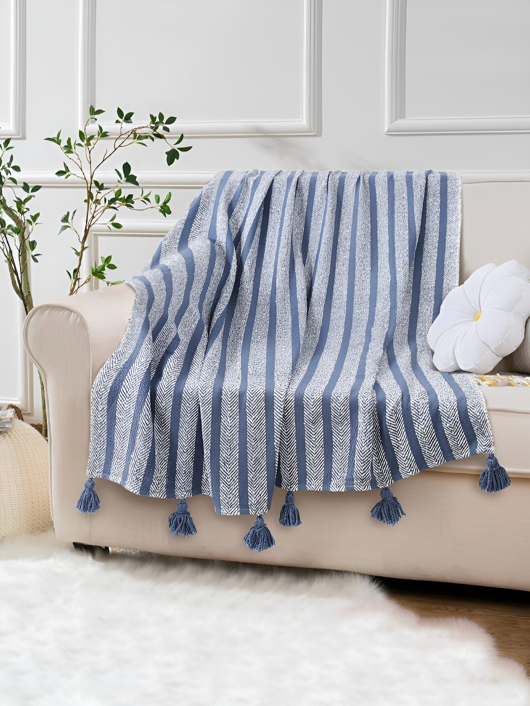 

eyda White & Blue Woven Design Cotton Sofa Throw Blanket