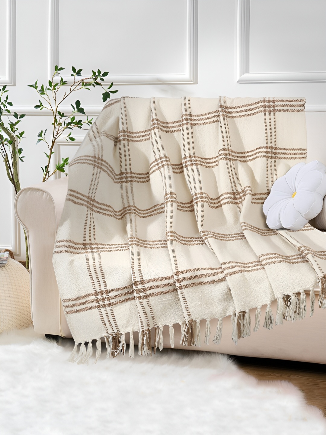

eyda Cream Checked Cotton Throw Blanket