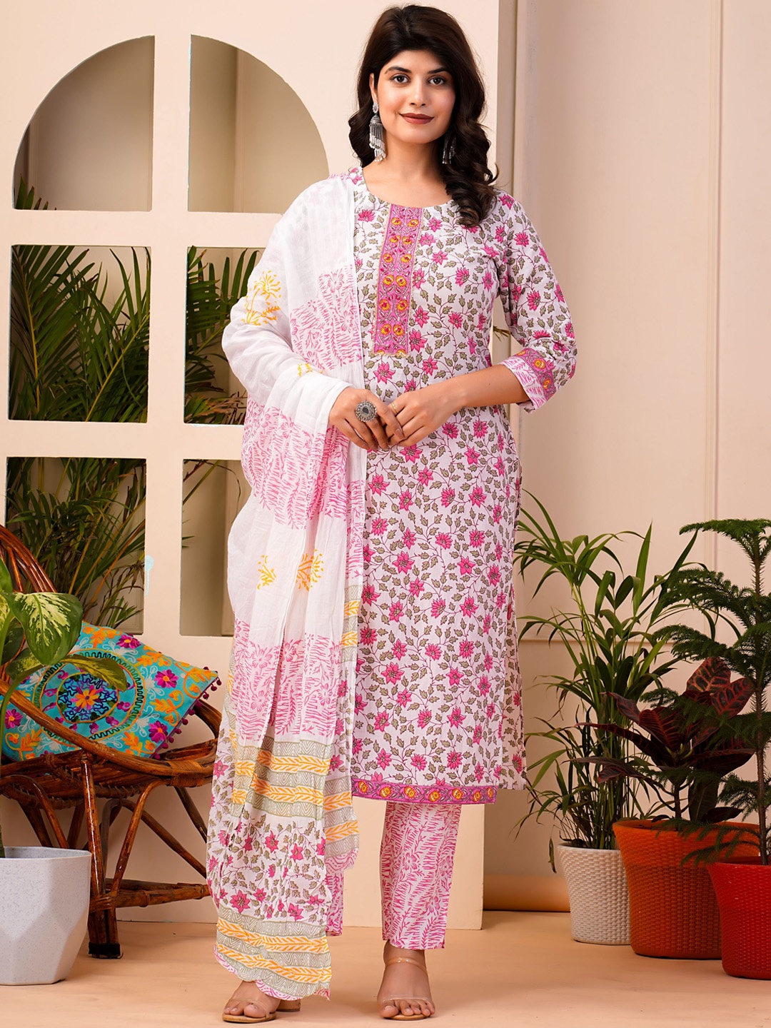 

ZOYOTO Floral Printed Thread Work Pure Cotton Straight Kurta with Trousers & Dupatta, White