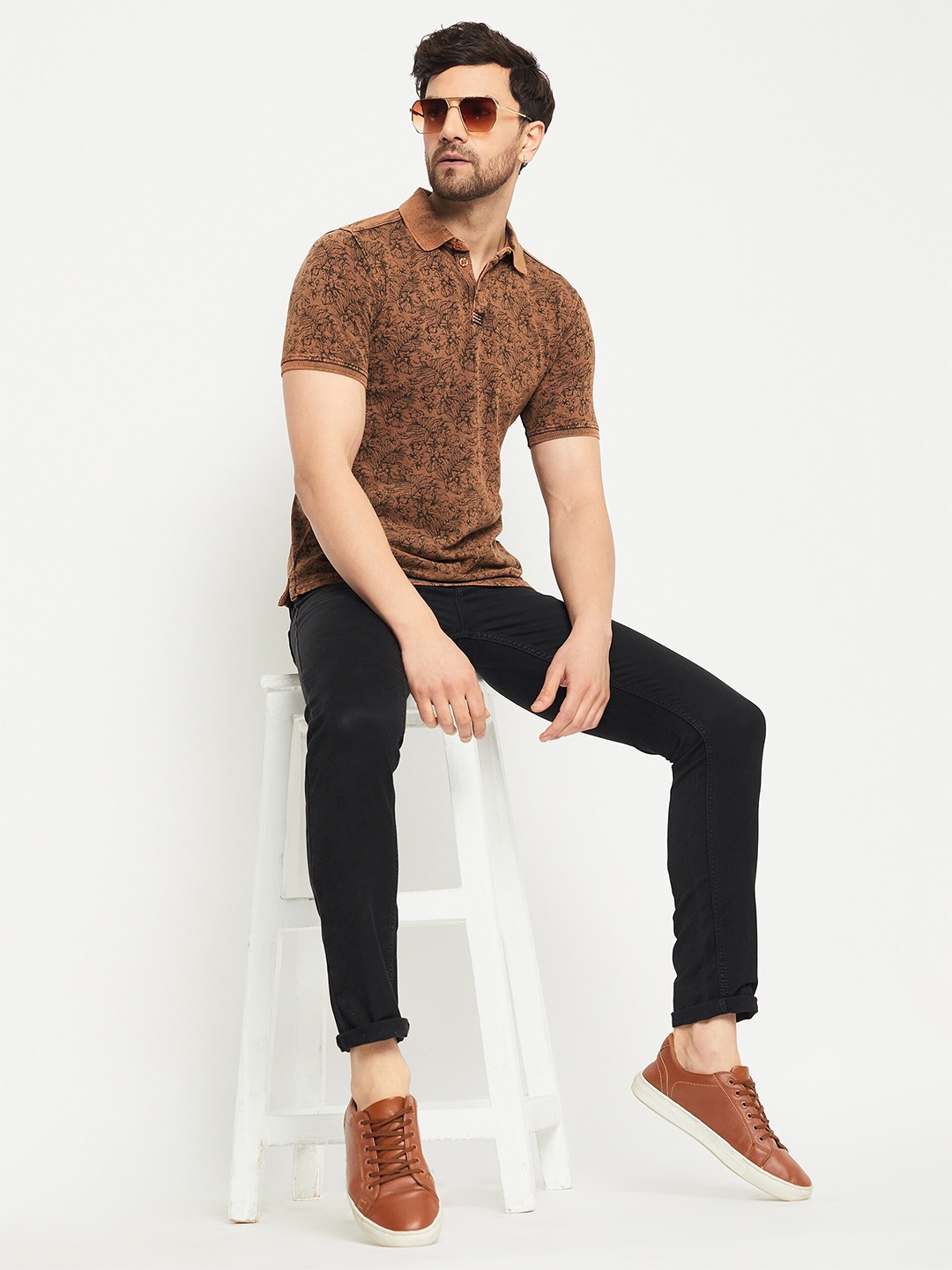 

Club York Floral Printed Polo Collar Short Sleeves T-shirt, Brown
