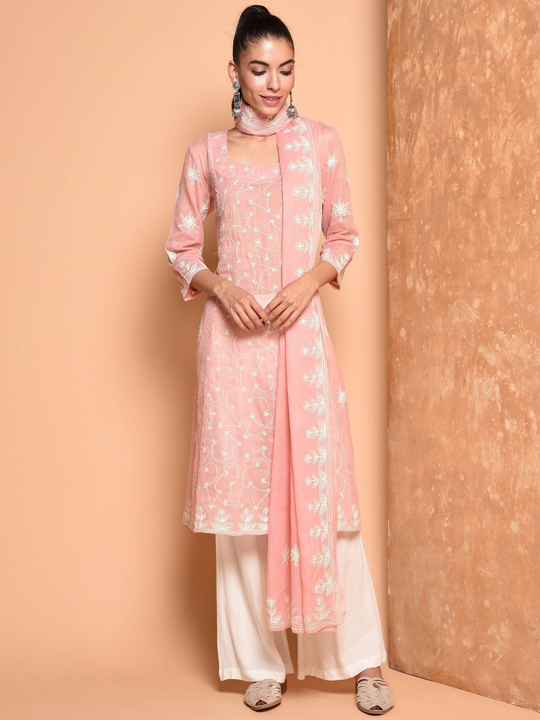 

KAANCHIE NANGGIA Floral Embroidered Thread Work Pure Cotton A-Line Kurta Set, Pink