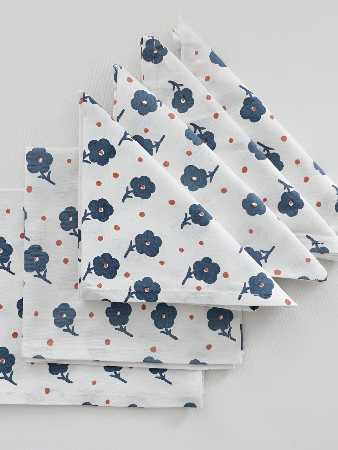 

TARAN LIVING White & Blue 6 Pcs Floral Printed Cotton Table Napkins