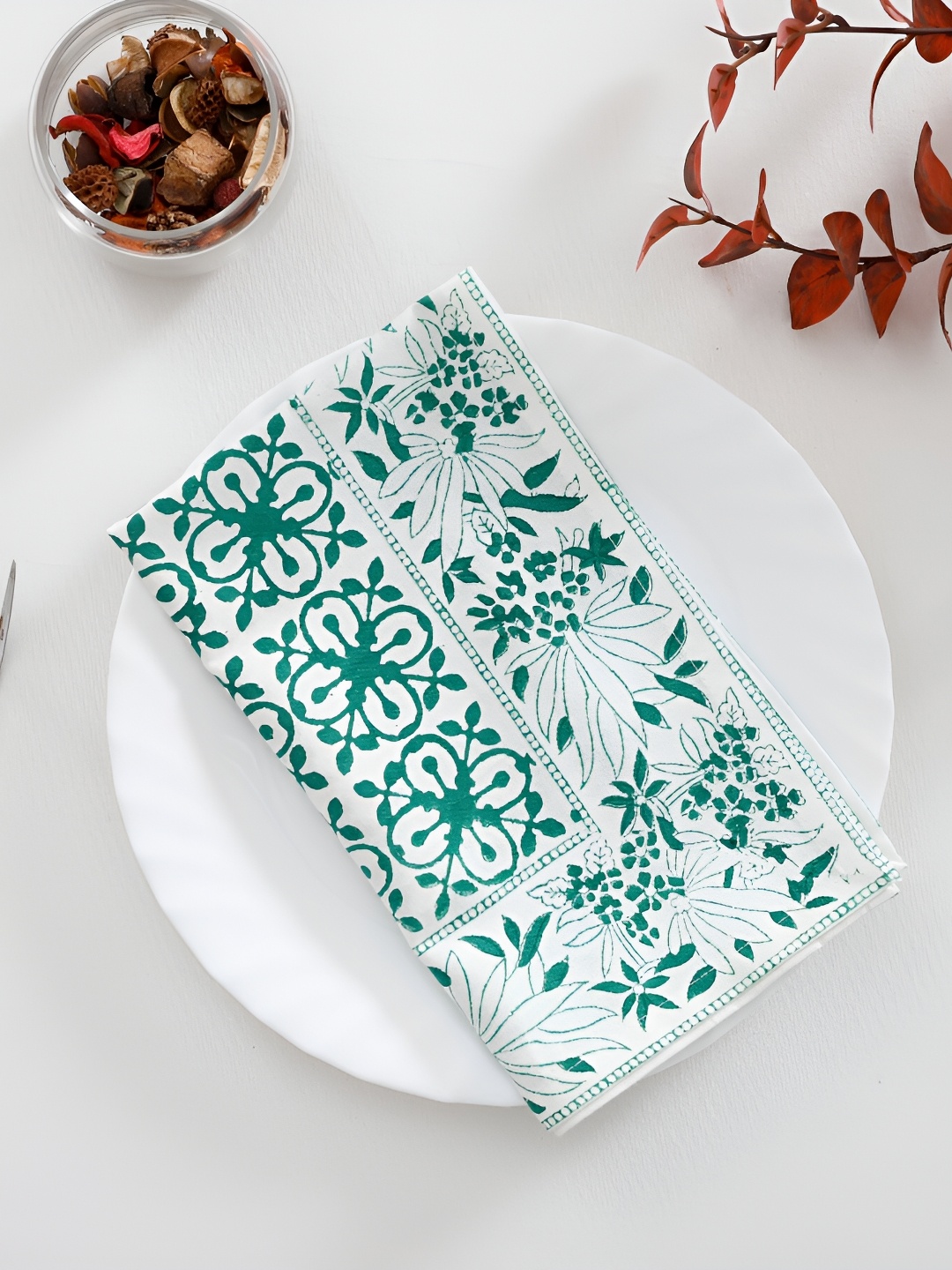 

TARAN LIVING White & Green Floral Printed Cotton Table Napkins