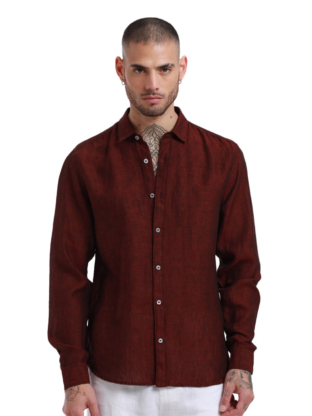 

Banana Club Classic Striped Spread Collar Long Sleeves Linen Regular Fit Casual Shirt, Maroon