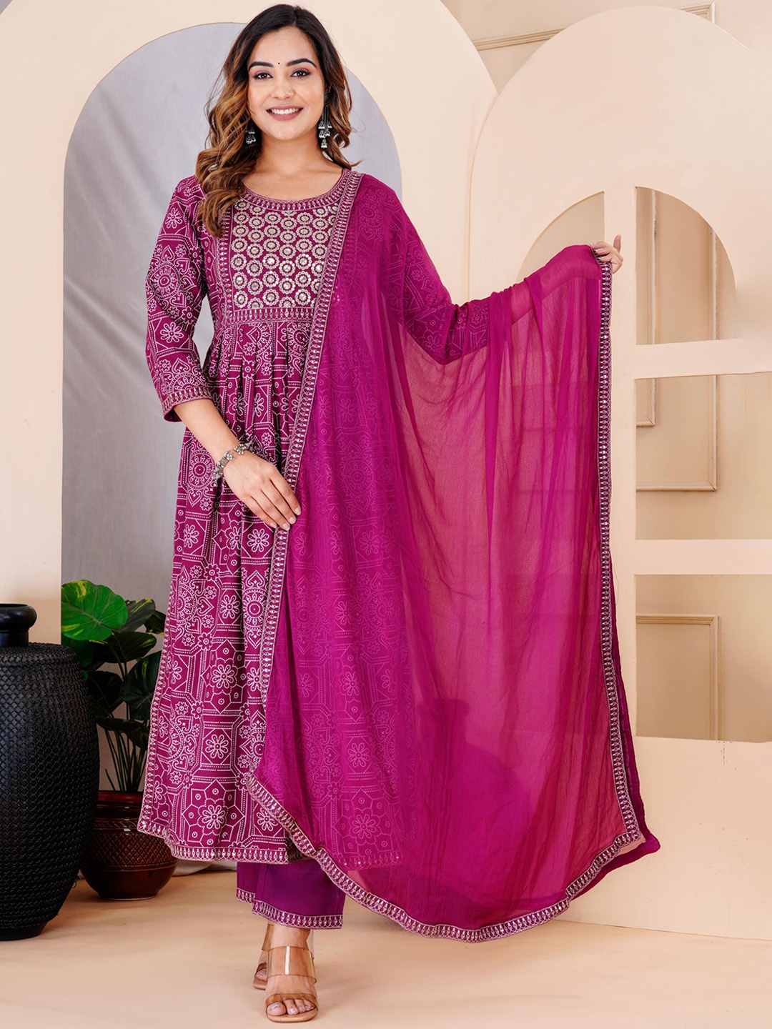 

FABISTA Bandhani Embroidered High Slit Zardozi Kurta With Trousers & Dupatta, Burgundy