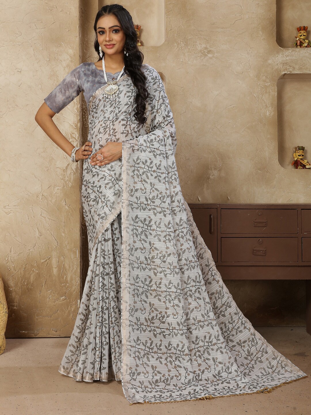 

Mitera Off White & Grey Floral Printed Zari Bagh Saree