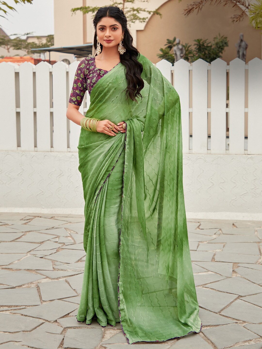 

Saree mall Geometric Embroidered Sequinned Pure Chiffon Sarees, Green