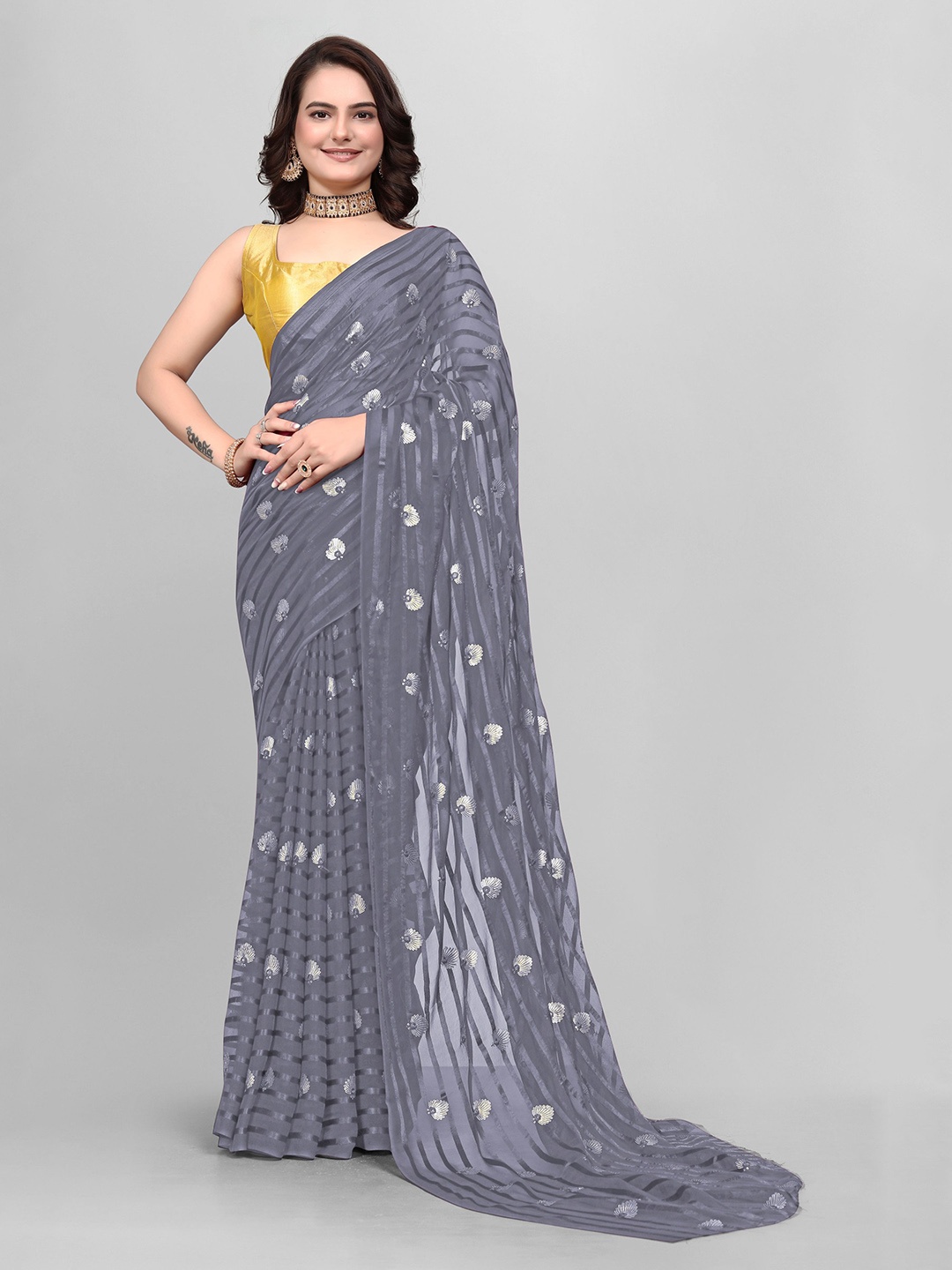 

Avojee Ethnic Motifs Embellished Saree, Grey