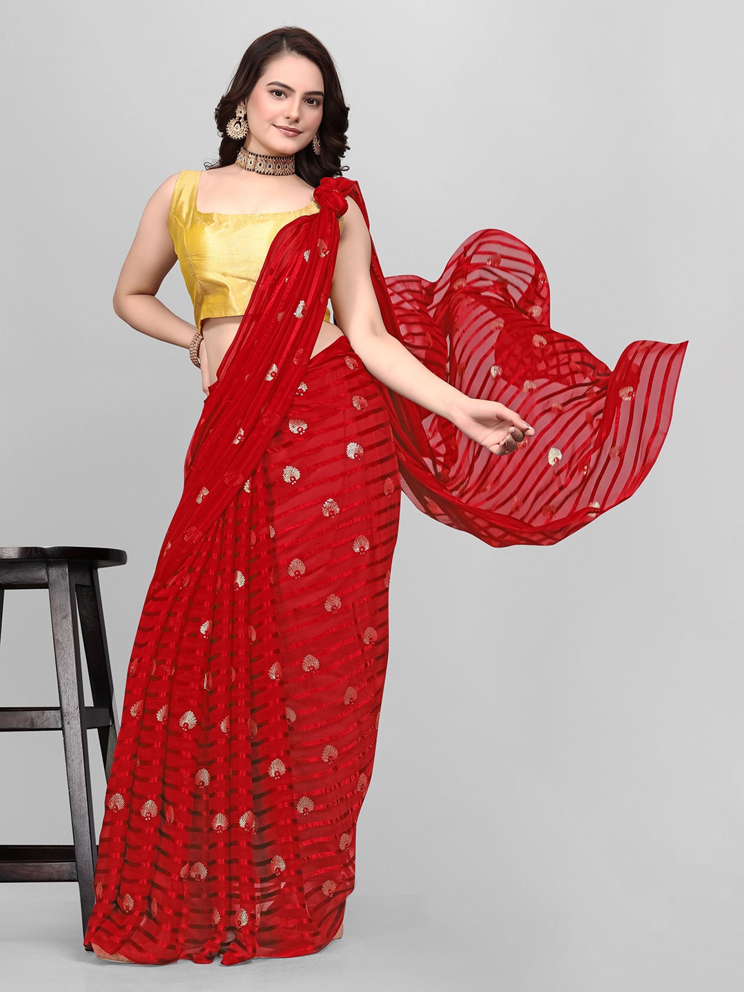 

Avojee Ethnic Motifs Embellished Saree, Red