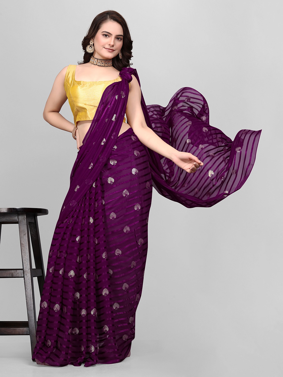 

Avojee Ethnic Motifs Embroidered Saree, Burgundy