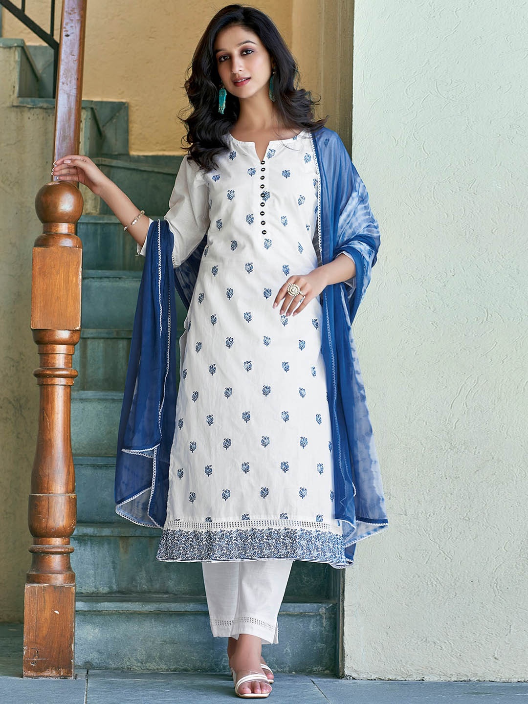 

KALINI Ethnic Motifs Embroidered Regular Thread Work Kurta with Trousers & Dupatta, White