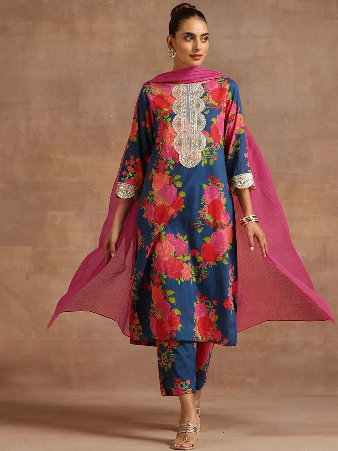 

SKYLEE Navy Blue & Pink Floral Embroidered Regular Sequinned Kurta with Palazzos & Dupatta