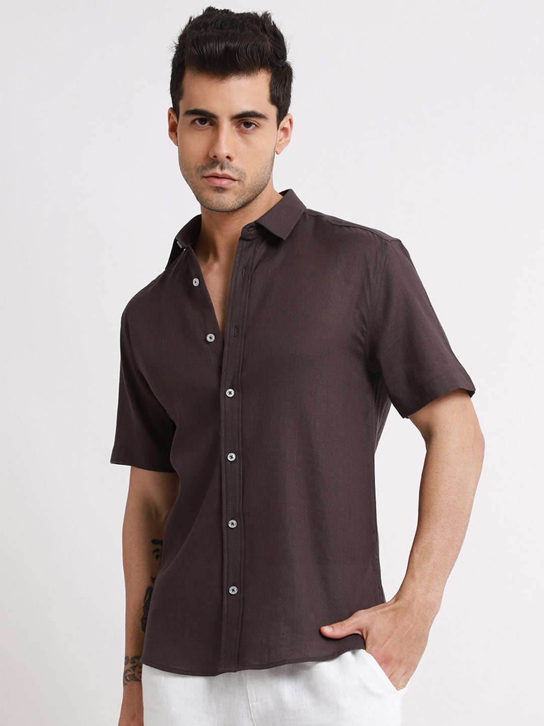 

Banana Club Classic Spread Collar Short Sleeves Regular Fit Casual Shirt, Brown