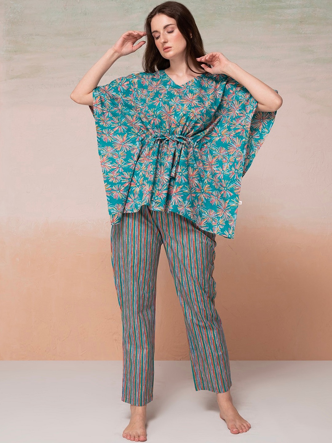 

Bannos Swagger Blue Floral Printed V-Neck Pure Cotton Kaftan Top With Pyjamas