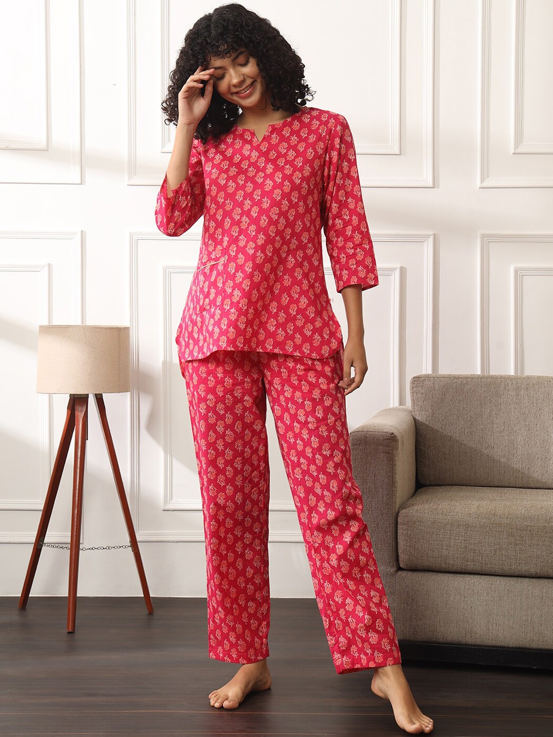 

Bannos Swagger Pink Ethnic Motifs Printed Pure Cotton Night Suit