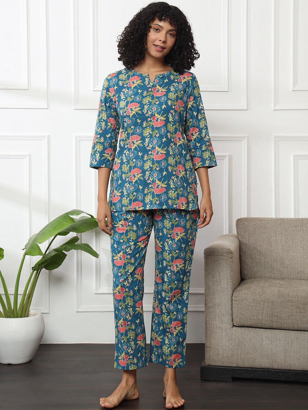 

Bannos Swagger Blue Floral Printed Pure Cotton Top & Pyjama