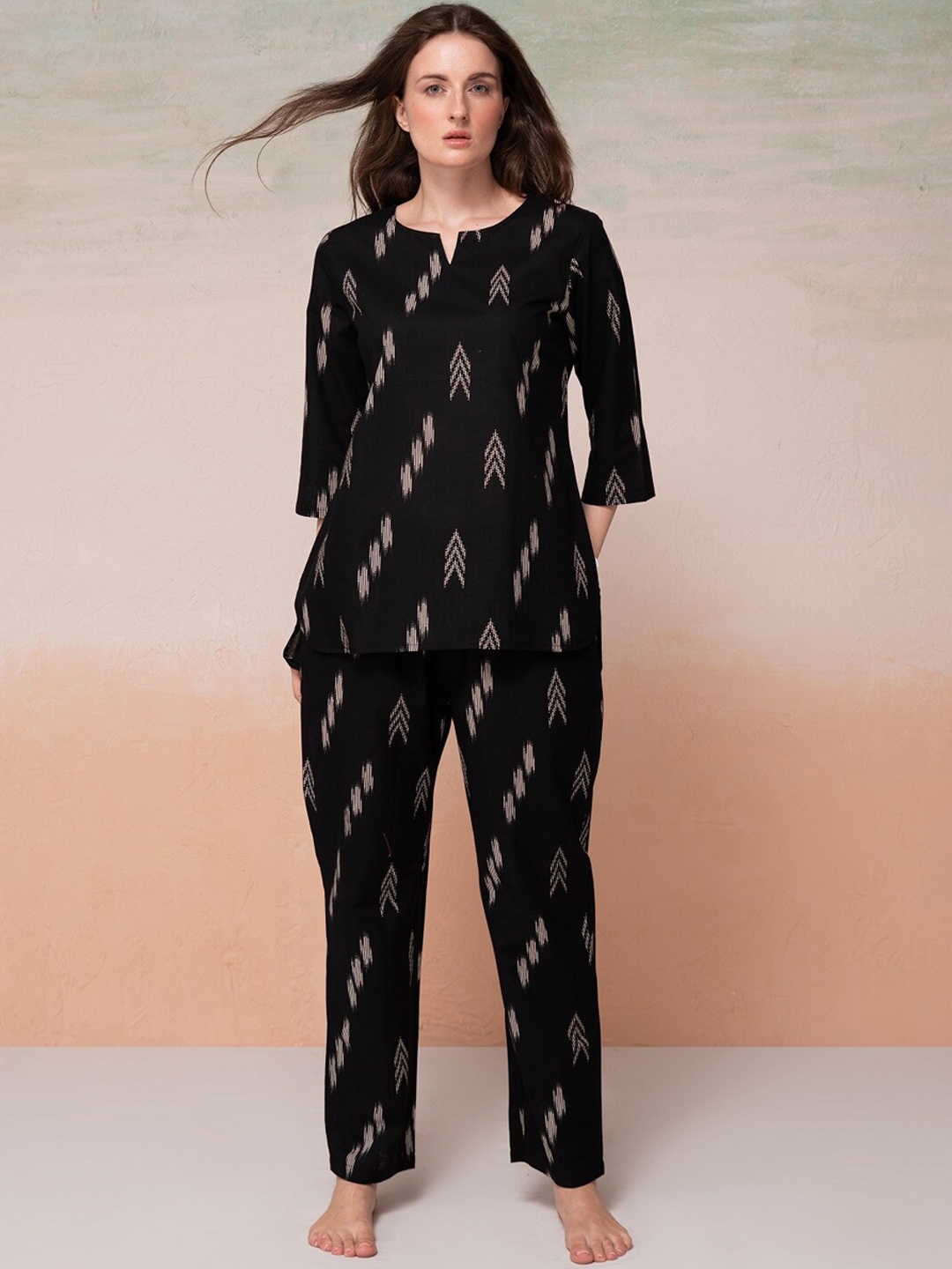 

Bannos Swagger Abstract Printed Pure Cotton Night suit, Black