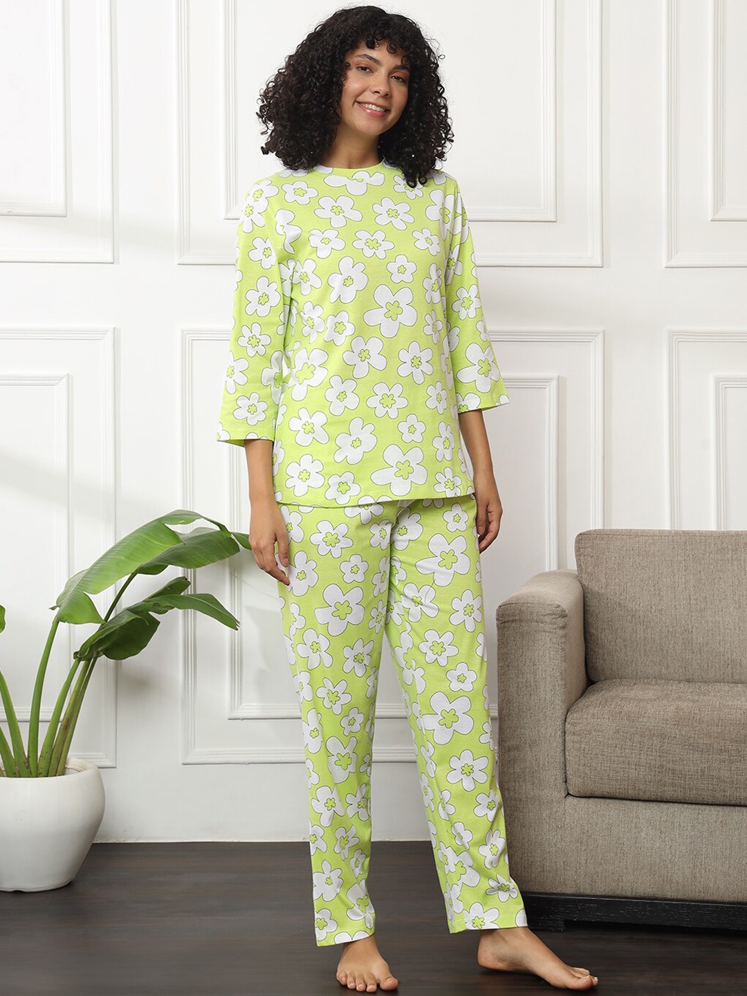 

Bannos Swagger Green Floral Printed Pure Cotton Night Suit