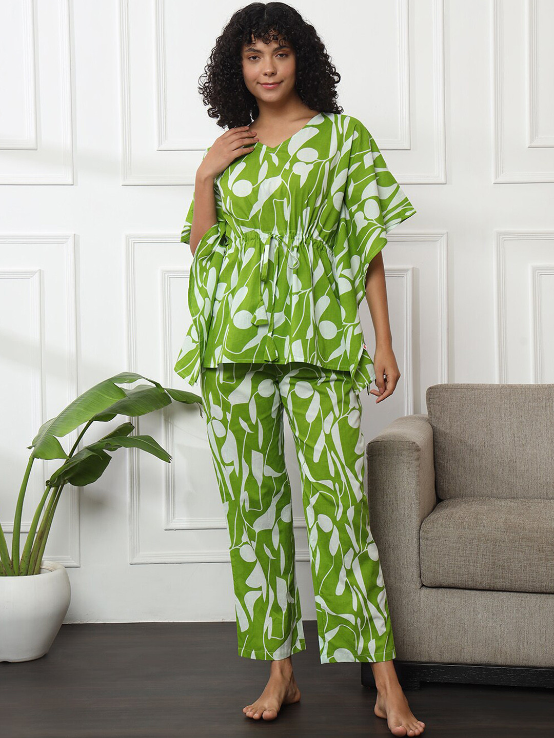 

Bannos Swagger Green Abstract Printed Pure Cotton Night Suit