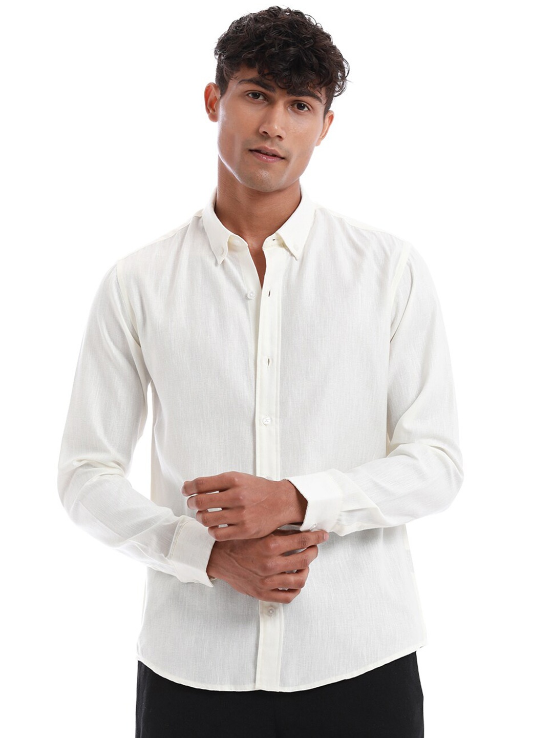 

Banana Club Spread Collar Casual Shirt, Off white