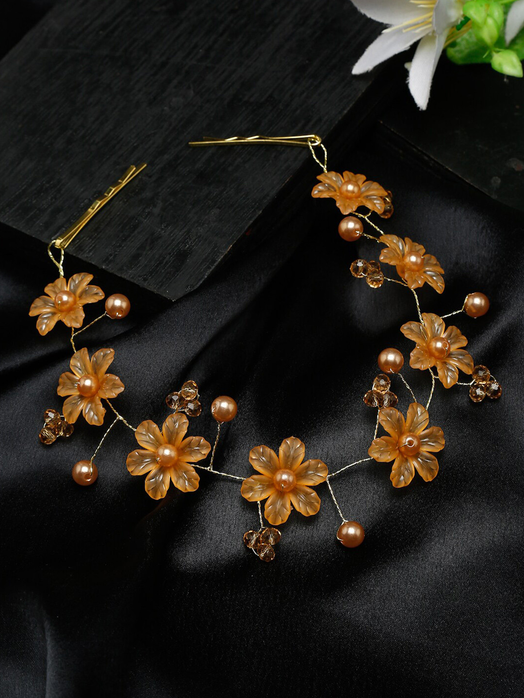 

DressBerry Gold-Toned Beaded Floral Shape Tiara