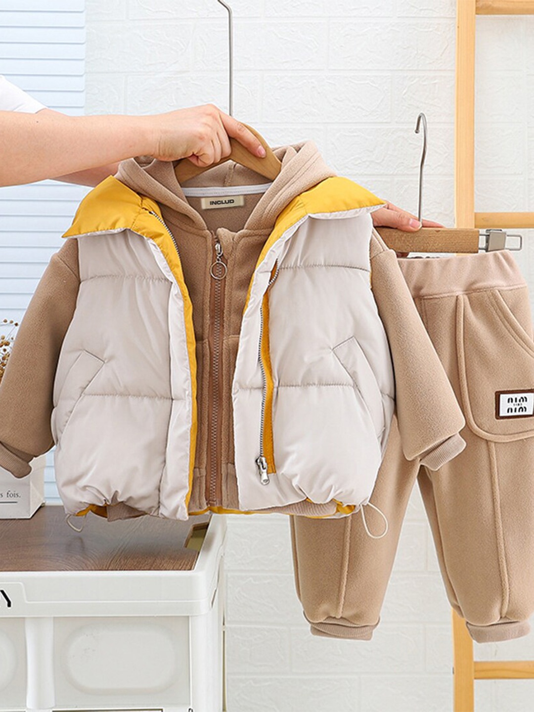 

INCLUD Boys Hooded Jacket with Trousers, Khaki