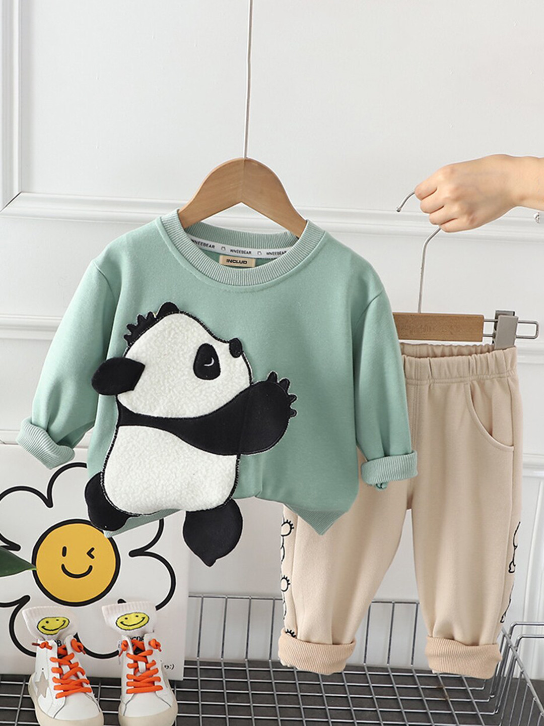 

INCLUD Infant Boys Printed Sweatshirt with Pyjamas, Green