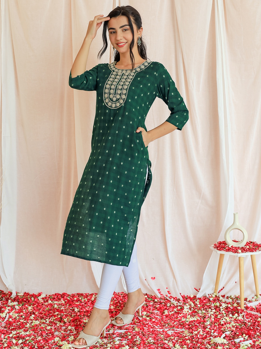 

Libas Geometric Printed Round Neck Three-Quarter Sleeves Kurta, Green