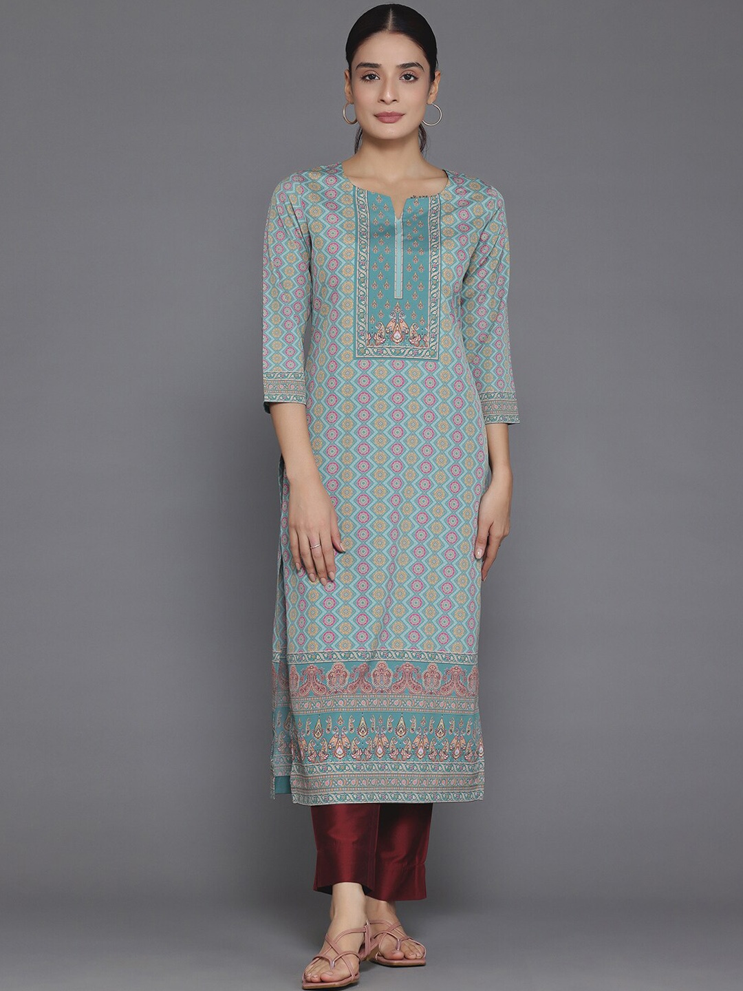 

Libas Geometric Embroidered Round Neck Three-Quarter Sleeves Thread Work Kurta, Green