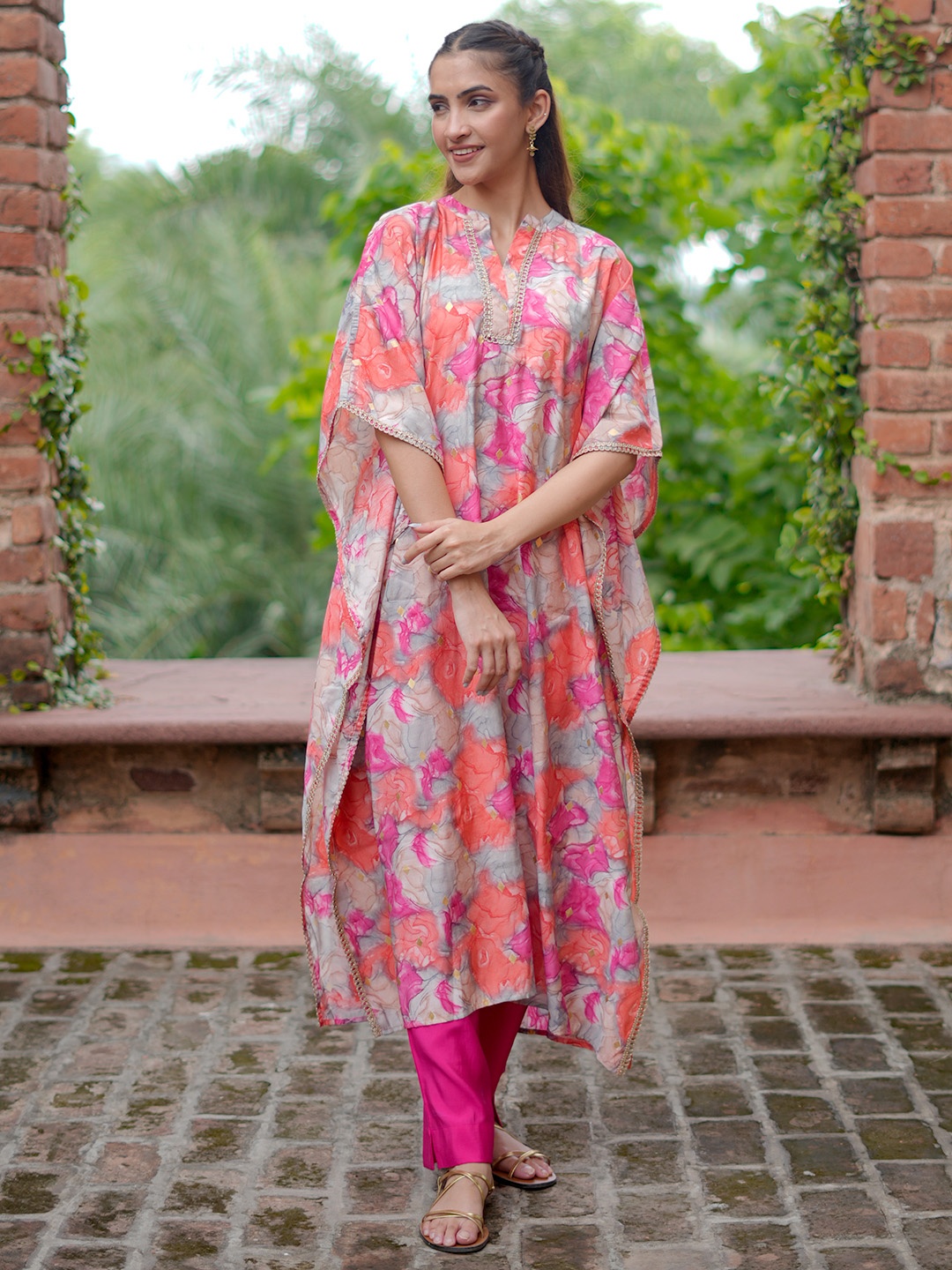 

Libas Floral Printed Mandarin Collar Kaftan Tunic & Flared Palazzos, Coral