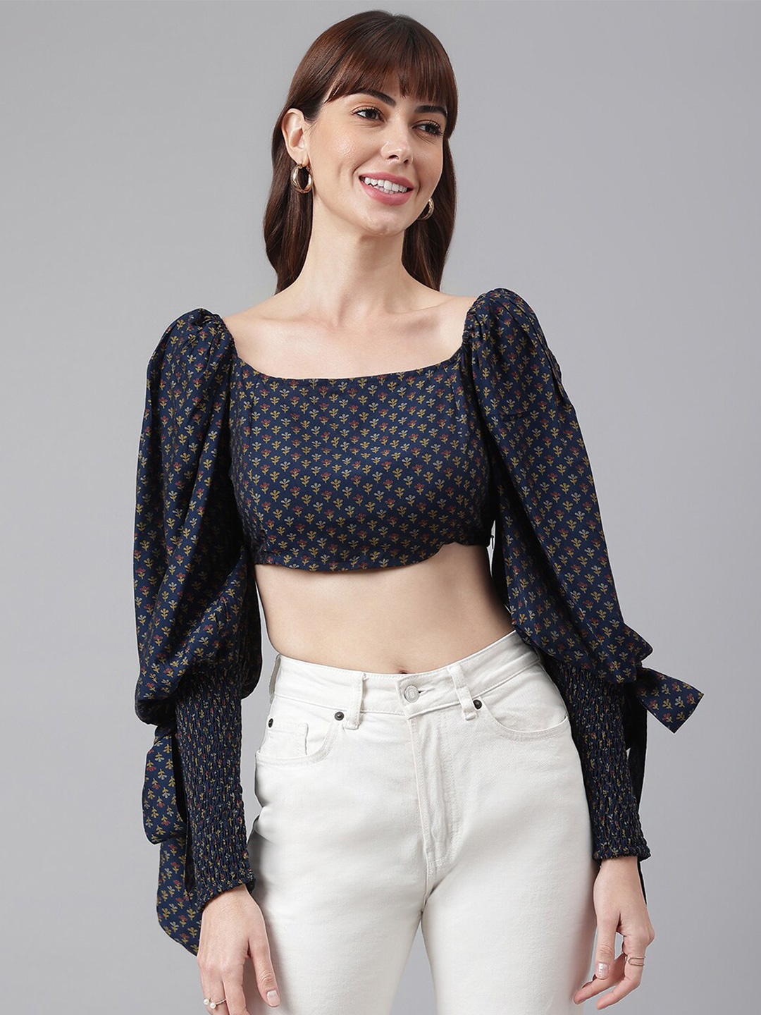 

Chemistry Floral Print Puff Sleeves Crop Top, Navy blue