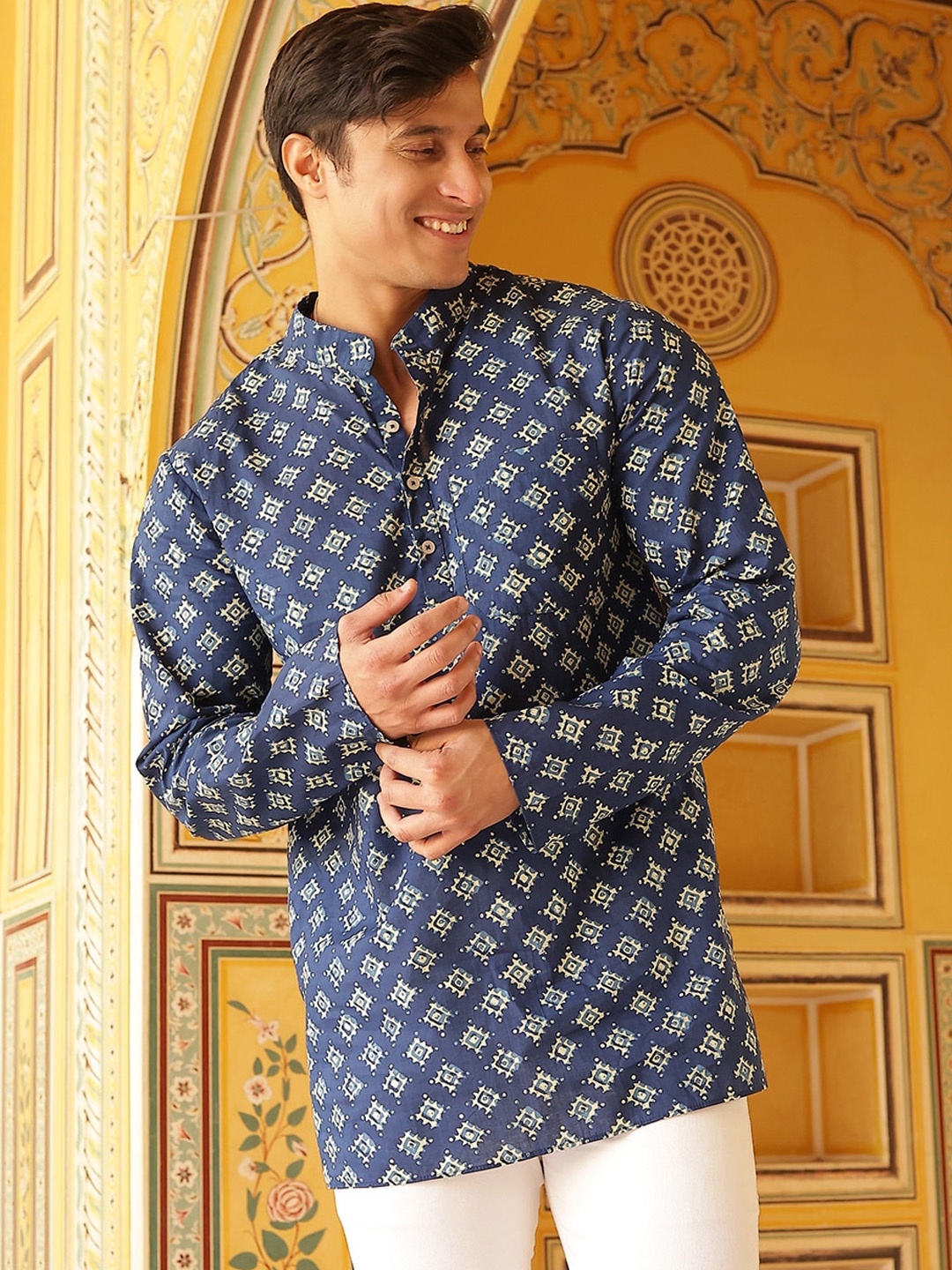 

AKS Mandarin Collar Ethnic Motifs Printed Cotton Kurta, Blue