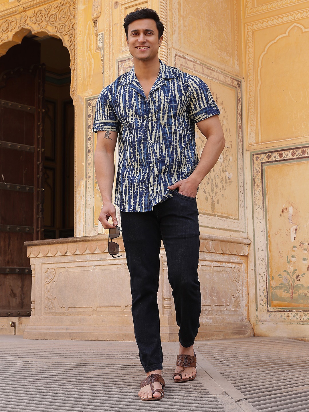 

AKS Abstract Printed Opaque Cotton Casual Shirt, Blue