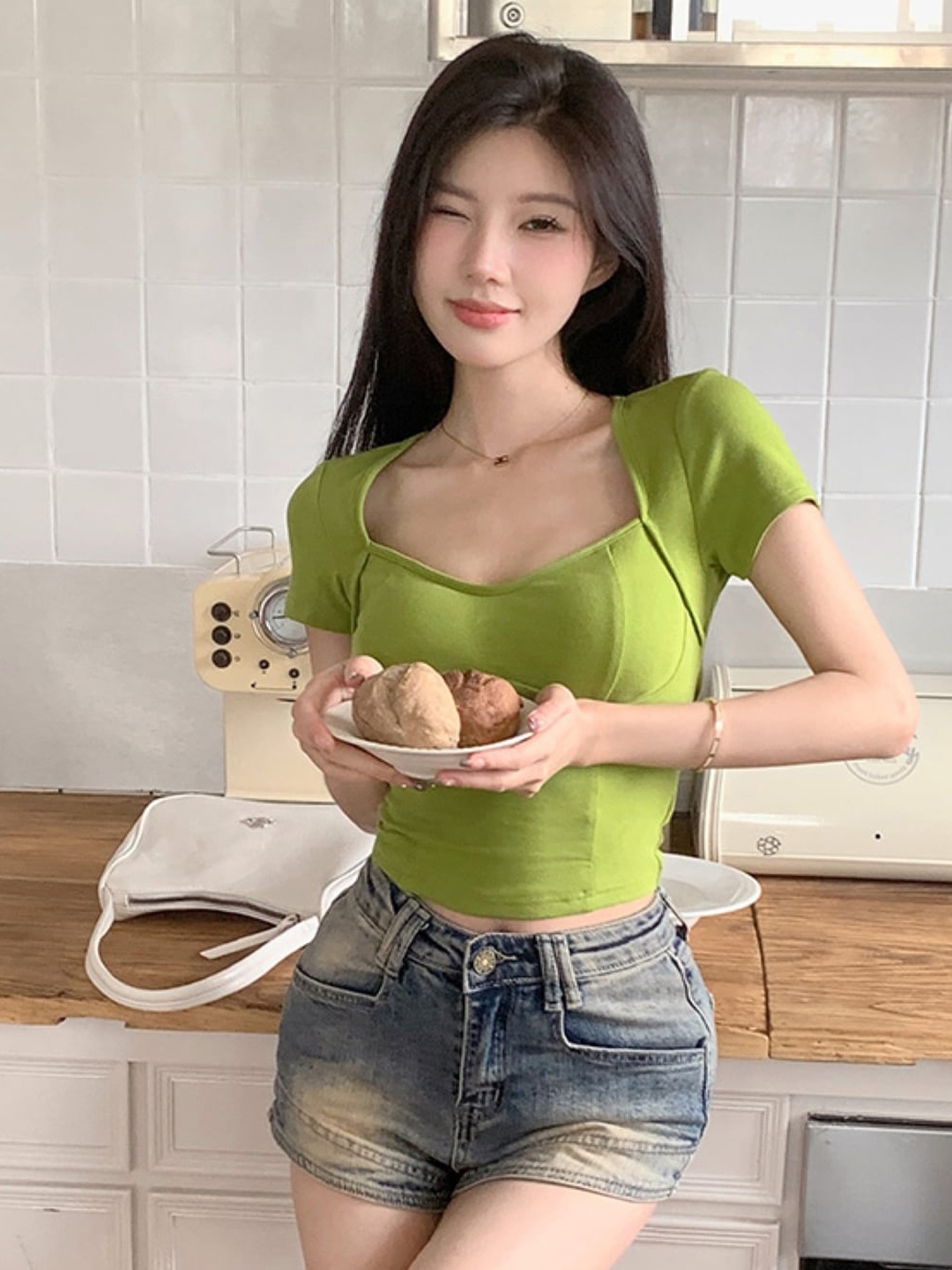 

Stylecast X KPOP Sweetheart Neck Short Sleeves Fitted Top, Green