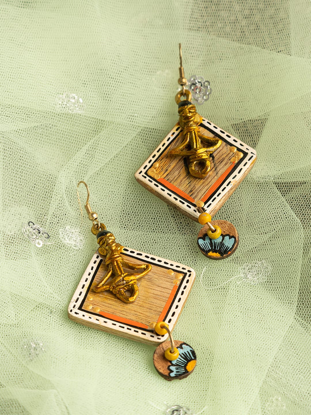 

ExclusiveLane Wood Diamond Shaped Bohemian Drop Earrings, Brown