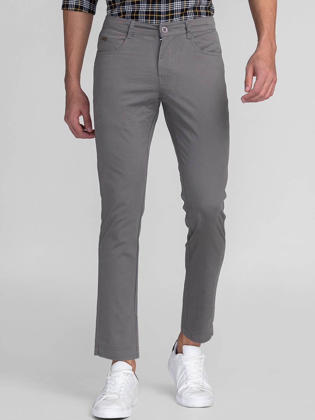 

GIORDANO Men Slim Fit Mid-Rise Cotton Regular Trousers, Grey