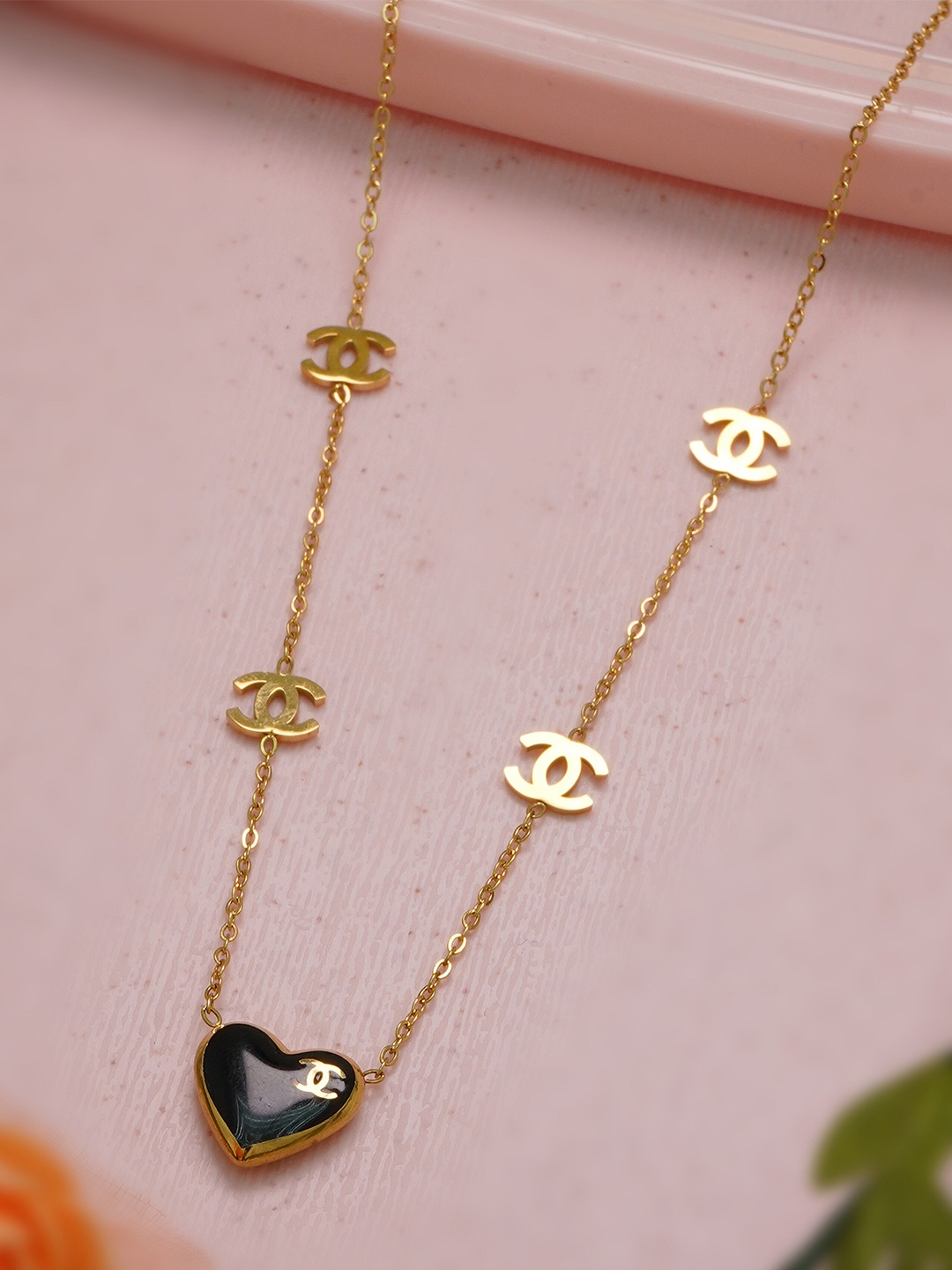 

Ramdev Art Fashion Jwellery Gold-Plated Heart Pendant Minimal Chain
