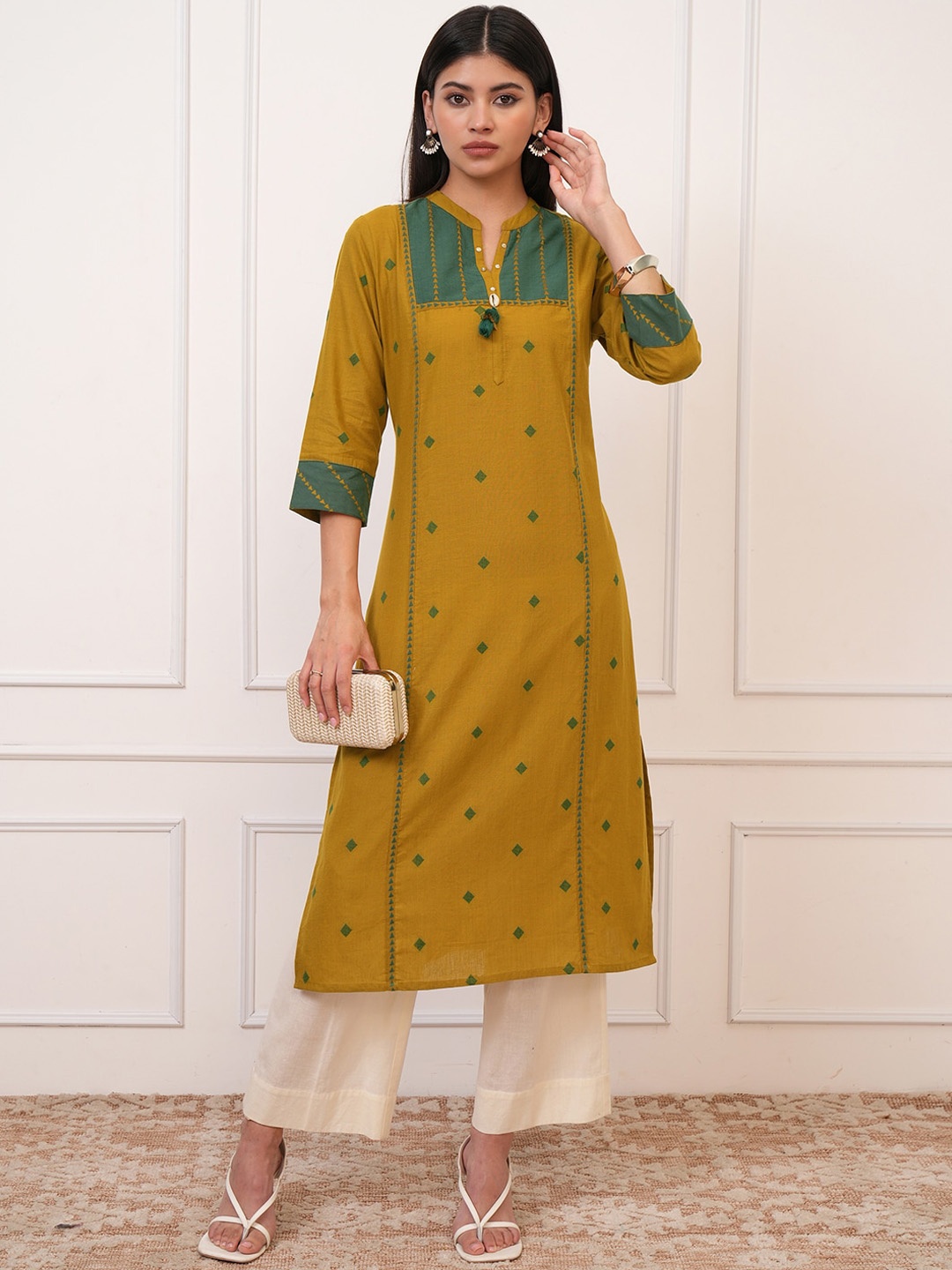 

Vishudh Mustard Geometric Printed Mandarin Collar Pure Cotton Straight Kurta
